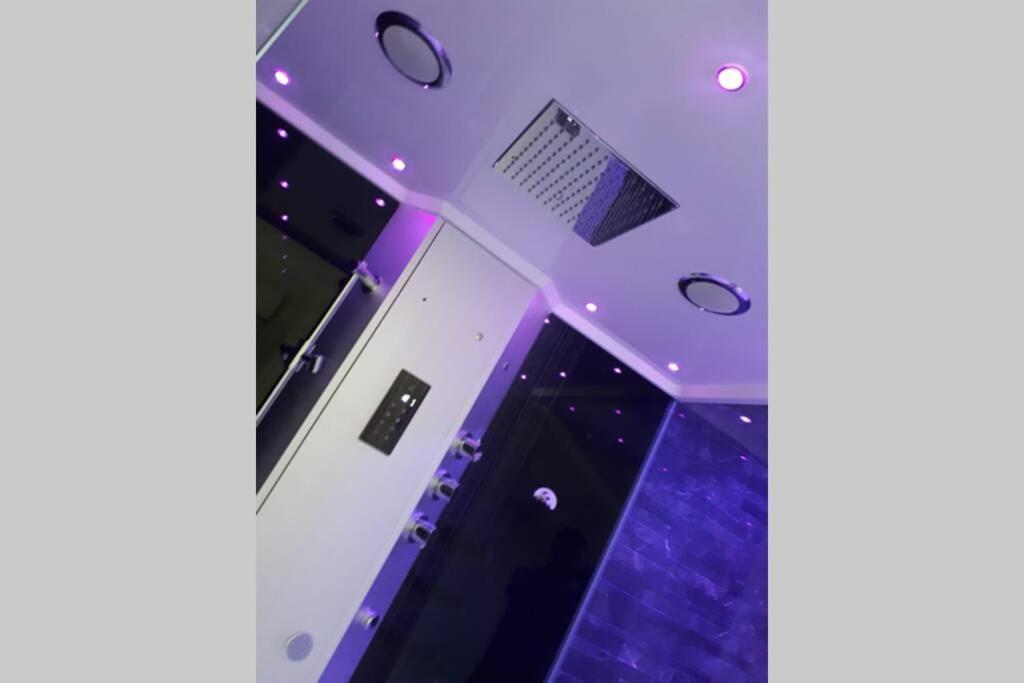 Spa Privatif Love Room, Le Hammam Et Bulles, Chez Nuits Chartraines Chartres Eksteriør billede
