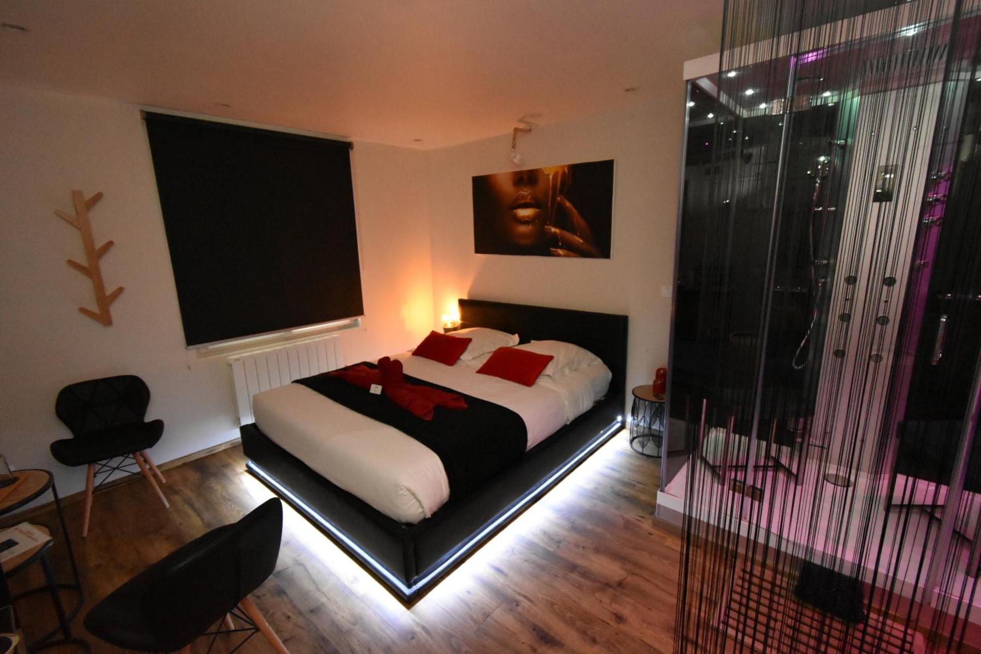 Spa Privatif Love Room, Le Hammam Et Bulles, Chez Nuits Chartraines Chartres Eksteriør billede