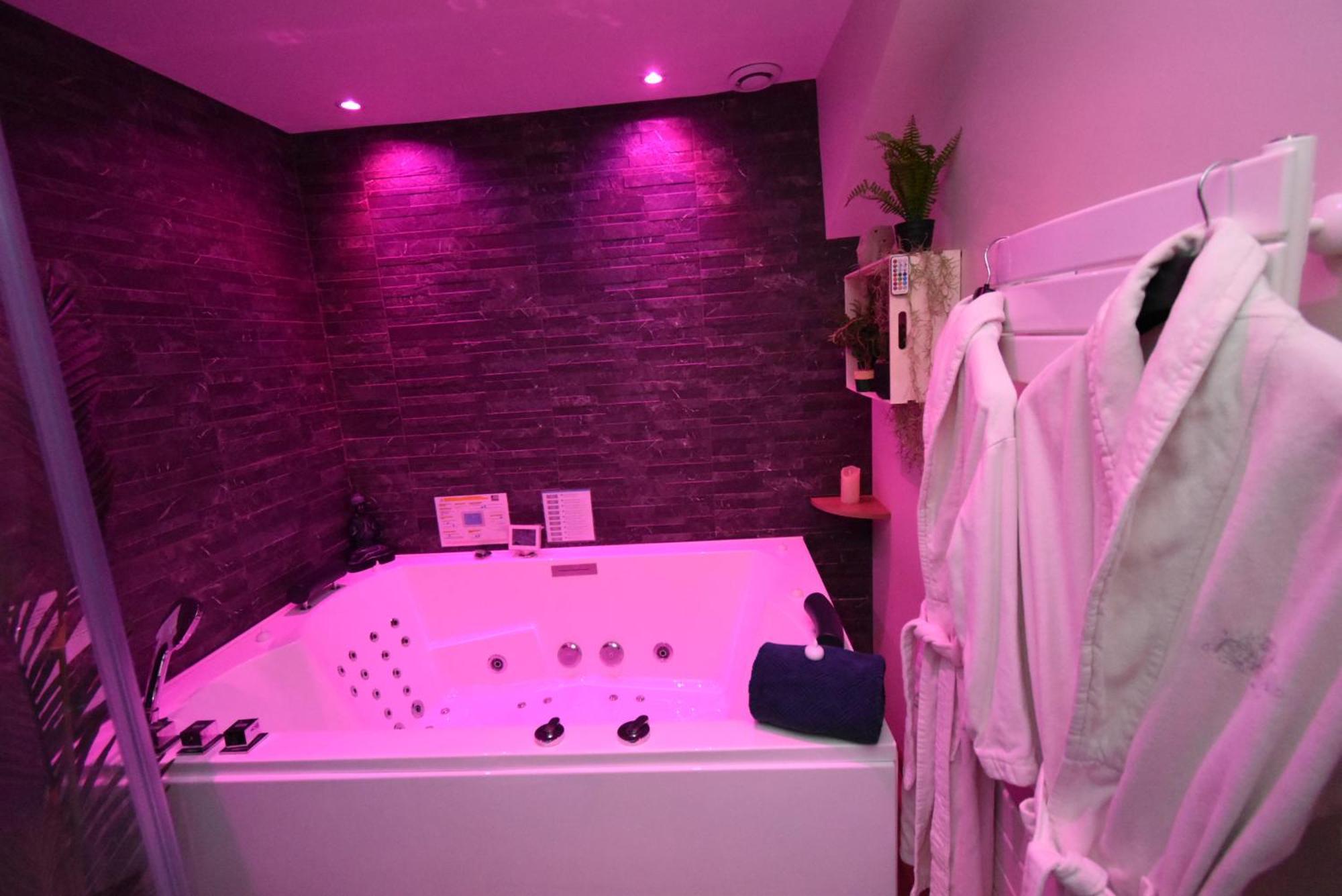 Spa Privatif Love Room, Le Hammam Et Bulles, Chez Nuits Chartraines Chartres Eksteriør billede